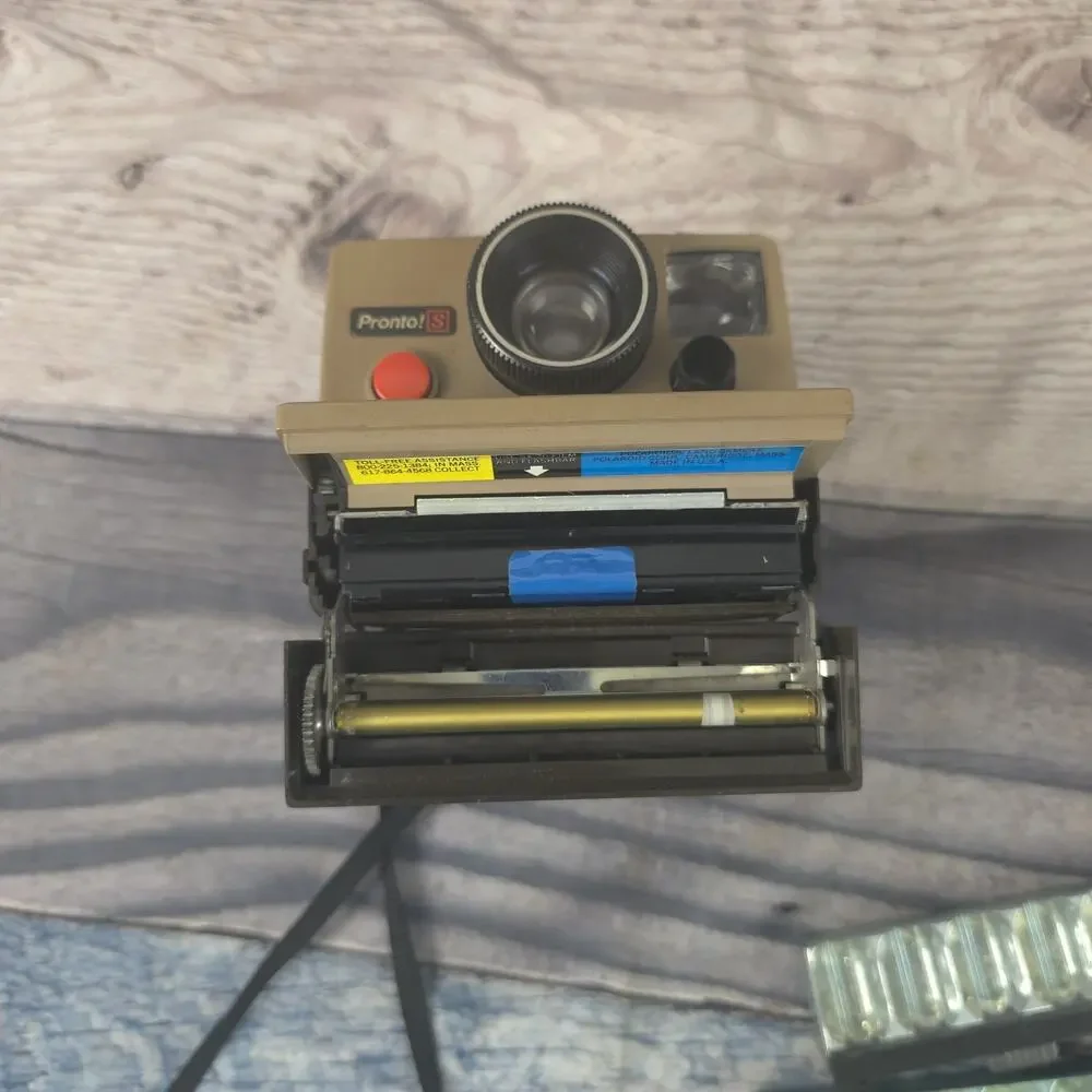 POLAROID PRONTO S VTG Land Camera Instant Film Flash UNTESTED Brown Black